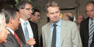 Ενστάσεις της Τρόικα στο πακέτο μέτρων των 11