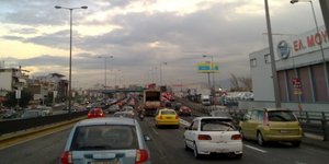 Εκτακτα μέτρα στο εθνικό οδικό δίκτυο για την πασχαλινή έξοδο