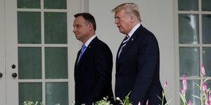 Ντόναλντ Τραμπ & Αντρέι Ντούντα (Φωτογραφία: AP Photo/Evan Vucci)