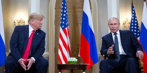 Ο πρόεδρος των ΗΠΑ έκλεισε το μάτι στον Ρώσο ομόλογό του -Φωτογραφία: AP Photo/Pablo Martinez Monsivai