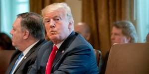 O Ντόναλντ Τραμπ στο υπουργικό συμβούλιο στο Λευκό Οίκο -AP Photo/Andrew Harnik