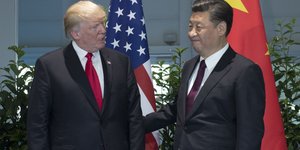 Οι πρόεδροι των ΗΠΑ και της Κίνας (Φωτογραφία: AP/ Saul Loeb)