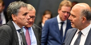 Ευκλείδης Τσακαλώτος και Πιερ Μοσκοβισί/Φωτογραφία: AP