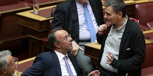 Τσακαλώτος-Σταϊκούρας /Φωτογραφία: Intime News