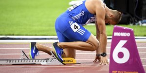 Ο Τσάκωνας ολοκλήρωσε την παρουσία του στο Λονδίνο (Φωτογραφία: EUROKINISSI/ ΒΑΣΙΛΗΣ ΚΟΥΤΡΟΥΜΑΝΟΣ)