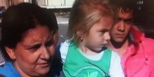 Οι Ρομά διαμαρτύρονται: Και εμείς μπορούμε να κάνουμε ξανθά παιδιά [εικόνα]