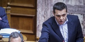 Ο πρωθυπουργός Αλέξης Τσίπρας στην ομιλία του στην Ολομέλεια της Βουλής- φωτογραφία eurokinissi