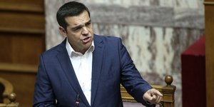 Ο Αλέξης Τσίπρας στη Βουλή για το Σκοπιανό -Φωτογραφία: Nikos Libertas / SOOC