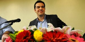 Τσίπρας: Η Ελλάδα έχει γίνει «κλωτσοσκούφι» μεταξύ ΔΝΤ και Ευρώπης