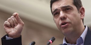 «Νουθεσίες» Τσίπρα προς τους βουλευτές του με υπόνοιες για διαγραφές και κομματι