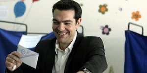 Τσίπρας: Εφτασε η ώρα για αλλαγή πορείας από τη βαρβαρότητα του Μνημονίου