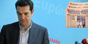 Financial Times: Οι Έλληνες νομίζουν πως ο Τσίπρας θα σκίσει το Μνημόνιο