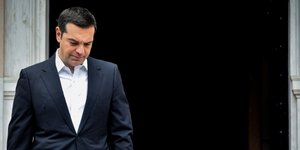 Στο Μέγαρο Μαξίμου μετράνε τα «Ναι» και τα «Οχι» για τα Σκόπια / Φωτογραφία: EUROKINISSI/ΤΑΤΙΑΝΑ ΜΠΟΛΑΡΗ