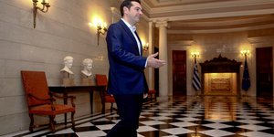 Ετοιμη να υποχωρήσει και για τη μείωση του ΦΠΑ στα νησιά η κυβέρνηση /Φωτογραφία: Intime News