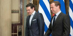 Ο Αλέξης Τσίπρας & ο Ντμίτρι Μεντβέντεφ (Φωτογραφία: ΓΡ. ΤΥΠΟΥ ΠΡΩΘΥΠΟΥΡΓΟΥ/ANDREA BONETTI/EUROKINISSI)