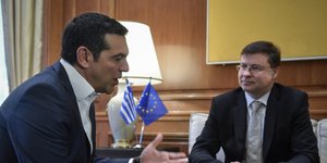 Από τη συνάντηση του πρωθυπουργού Αλέξη Τσίπρα με τον αντιπρόεδρο της Κομισιόν