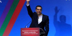 Τσίπρας από την Ελευσίνα: Να περάσουμε στη βιώσιμη ανάπτυξη που θα παράγει αξιοπρεπει και σταθερές θέσεις εργασίας /Φωτογραφία: ΑΠΕ-ΜΠΕ