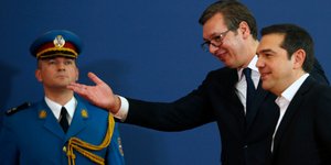 Ο Αλέξης Τσίπρας με τον Αλεξάνταρ Βούτσιτς / Φωτογραφία: AP Images