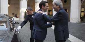 Ο Αλέξης Τσίπρας με τον Πάολο Τζεντιλόνι (Φωτογραφία: EUROKINISSI/ΓΡ. ΤΥΠΟΥ ΠΡΩΘΥΠΟΥΡΓΟΥ/ Andrea Bonetti)
