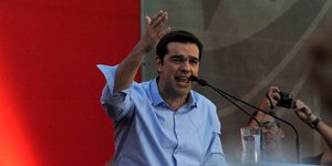 Τσίπρας: Με το κλείσιμο της ΕΡΤ τελειώσατε κύριε Σαμαρά