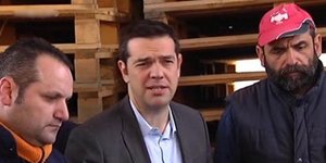 Τσίπρας σε εργάτες: Δεν τα φάγαμε μαζί-Αυτοί που τα έφαγαν εγκατέλειψαν το εργοσ