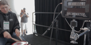 O πιο γρήγορος ντράμερ στον κόσμο – Εκανε 1.208 «χτυπήματα» σε 60 δευτερόλεπτα [