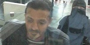 Ο Δρ Σαλάχ αλ Τουμπάιγκι κατά την άφιξή του στο αεροδρόμιο της Κωνσταντινούπολης στις 2-10-2018