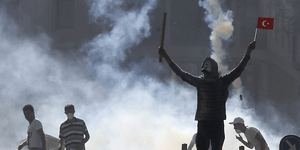Νέα νύχτα ταραχών στην Τουρκία – Ετοιμοι για όλα