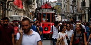 Ο ρυθμός ανάπτυξης της οικονομίας αναμένεται να είναι χαμηλότερος από τις προβλέψεις/Φωτογραφία: AP