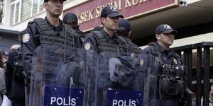 AP Photo/Burhan Ozbilici