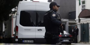Οι αστυνομικοί βρήκαν πολλούς κάλυκες/ Φωτογραφία αρχείου: AP- Emrah Gurel