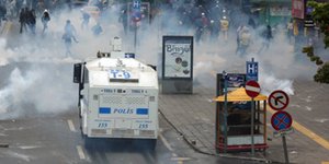 Αντικυβερνητική διαδήλωση στην Τουρκία για το πολύνεκρο δυστύχημα - Με δακρυγόνα