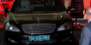 To διπλωματικό αυτοκίνητο εγκαταλειμμένο σε υπόγειο πάρκινγκ