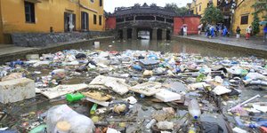 Τυφώνας Κίνα/ Φωτογραφεία αρχείου AP images