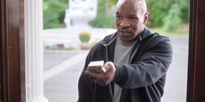 Τι κάνει ο Μάικ Τάισον στην πόρτα του Χόλιφιλντ -Επέστρεψε στον μισητό αντίπαλο 