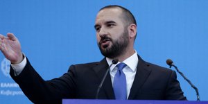 Ο κυβερνητικός εκπρόσωπος Δημήτρης Τζανακόπουλος / Φωτογραφία: EUROKINISSI / ΠΑΝΑΓΟΠΟΥΛΟΣ ΓΙΑΝΝΗΣ