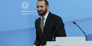 Ο κυβερνητικός εκπρόσωπος / Intimenews: αρχείο