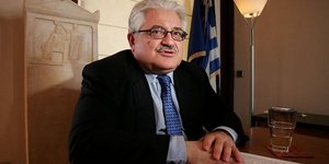 Ο Κώστας Τζαβάρας εμπνέεται από τα ... μπισκότα του Προυστ