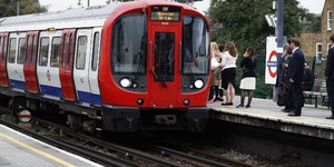 Αδικαιολόγητος πανικός σε τρένο στο Λονδίνο (Φωτογραφία αρχείου: AP/ Kirsty Wigglesworth)