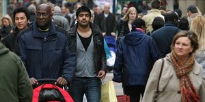 «Σκουραίνει η Βρετανία» - Ως το 2050 το ένα τρίτο των κατοίκων θα προέρχεται από