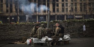 Ουκρανοί στρατιώτες στην Κριμαία προσχωρούν στις ρωσικές δυνάμεις -Εγκαταλείπουν