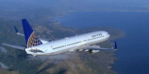 Επιβάτης αυνανιζόταν κατά τη διάρκεια πτήσης μπροστά στα μάτια όλων