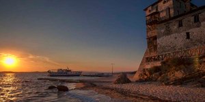 Δέχεται μια συνεχώς αυξανόμενη τουριστική επιβατική κίνηση