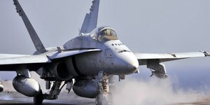 Οι ΗΠΑ άρχισαν να βομβαρδίζουν το Ιράκ -Χτυπούν θέσεις τζιχαντιστών