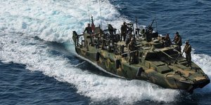 Φωτογραφίες: US NAVY/Zane Ecklund/EPA/ΑΠΕ