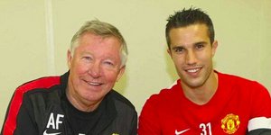 Υπέγραψε στη Μάντσεστερ Γιουνάιτεντ ο Ρόμπιν Φαν Πέρσι