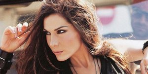 Το ΣΔΟΕ στο κυνήγι των τραγουδιστών: Εφοδος σε συναυλία της Δέσποινας Βανδή