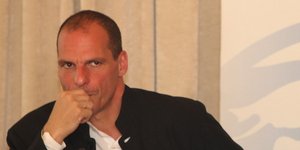 Βαρουφάκης: «Ερχεται νέο μνημόνιο -Η έξοδος στις αγορές είναι πολιτική παρέμβαση