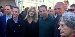 Ο Μπενουά Αμόν «βλέπει» τον Γιάνη Βαρουφάκη στην Κομισιόν (Φωτογραφία: Twitter)