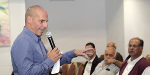 Συνέντευξη έδωσε ο πρώην υπουργός Οικονομικών Γιάνη Βαρουφάκης- φωτογραφία intimenews